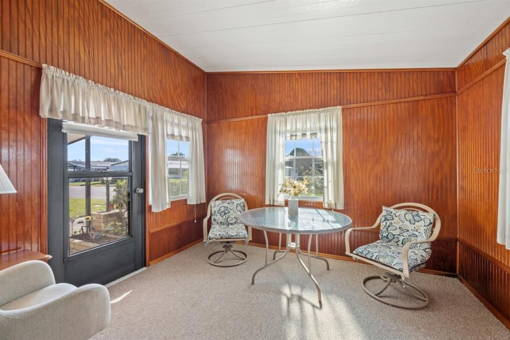 For Sale: $137,500 (2 beds, 2 baths, 960 Square Feet)