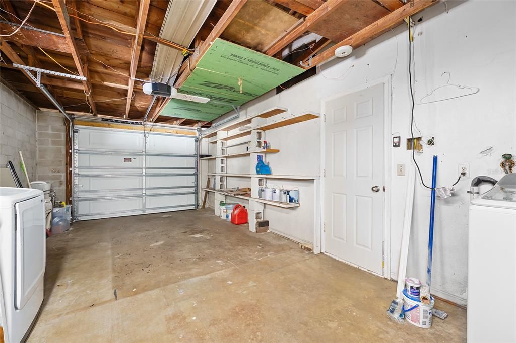 For Sale: $350,000 (3 beds, 2 baths, 1056 Square Feet)