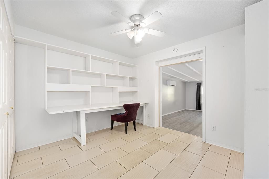 For Sale: $350,000 (3 beds, 2 baths, 1056 Square Feet)