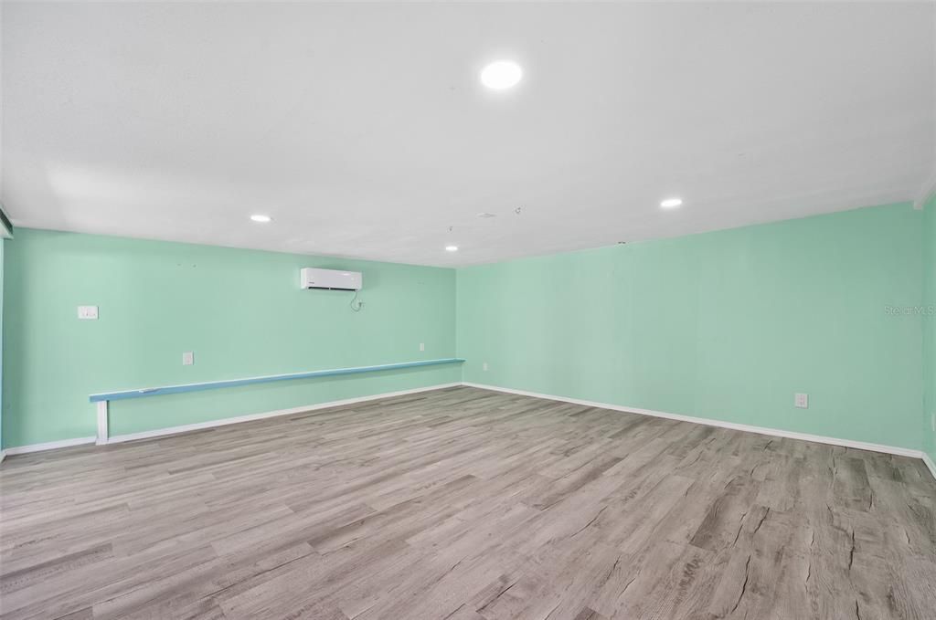 For Sale: $350,000 (3 beds, 2 baths, 1056 Square Feet)