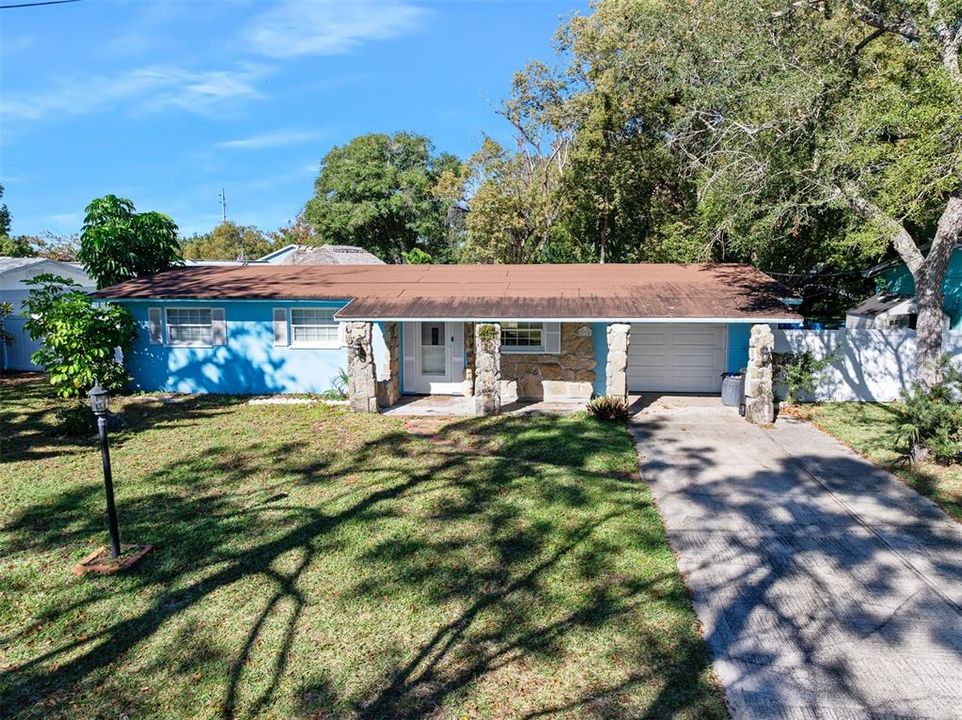 For Sale: $350,000 (3 beds, 2 baths, 1056 Square Feet)