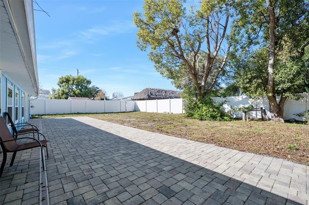 For Sale: $350,000 (3 beds, 2 baths, 1056 Square Feet)