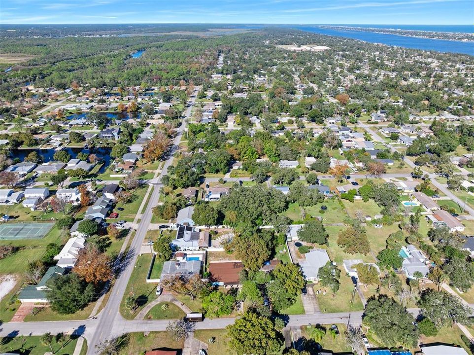 For Sale: $350,000 (3 beds, 2 baths, 1056 Square Feet)