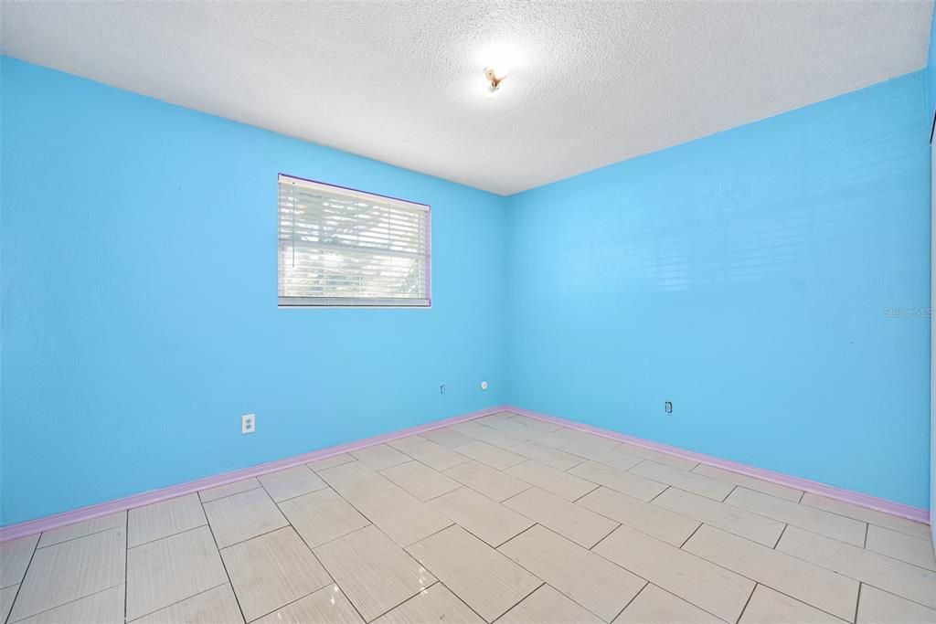 For Sale: $350,000 (3 beds, 2 baths, 1056 Square Feet)