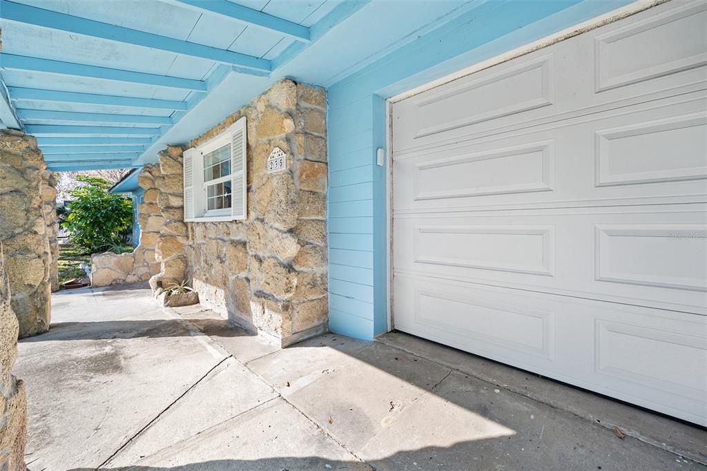 For Sale: $350,000 (3 beds, 2 baths, 1056 Square Feet)