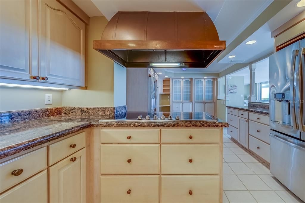 出租: $6,800 (4 贝兹, 3 浴室, 3167 平方英尺)