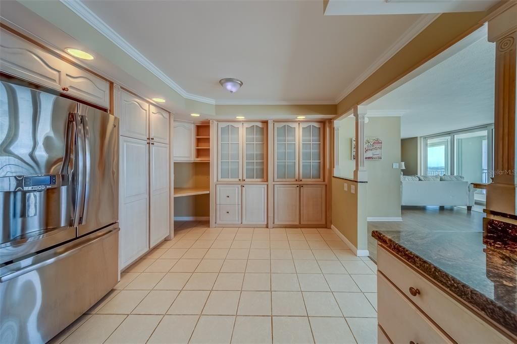 出租: $6,800 (4 贝兹, 3 浴室, 3167 平方英尺)