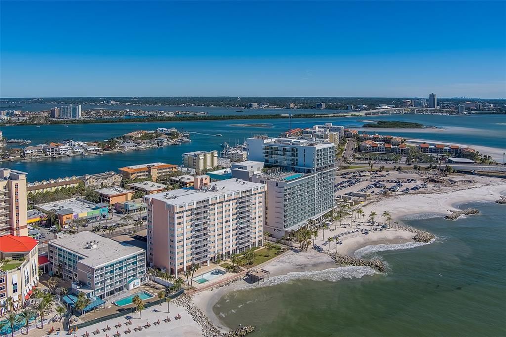 出租: $6,800 (4 贝兹, 3 浴室, 3167 平方英尺)