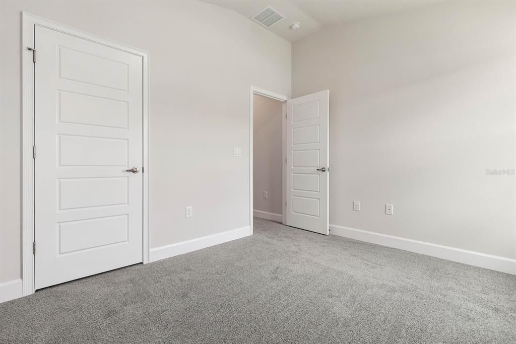 En Venta: $338,900 (4 camas, 2 baños, 1820 Pies cuadrados)