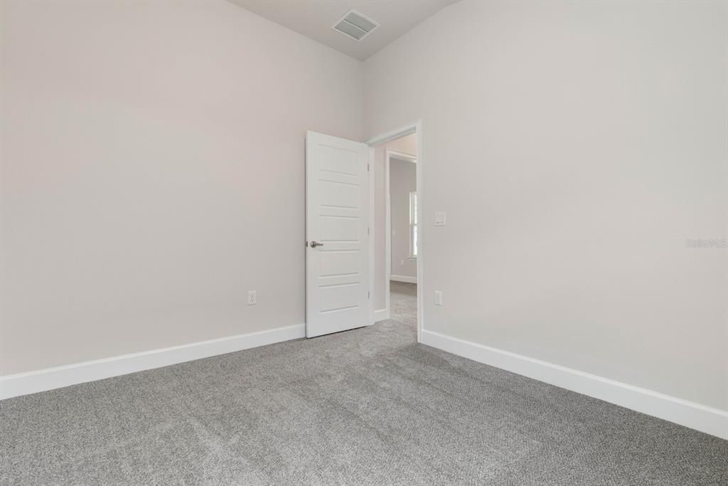 En Venta: $338,900 (4 camas, 2 baños, 1820 Pies cuadrados)