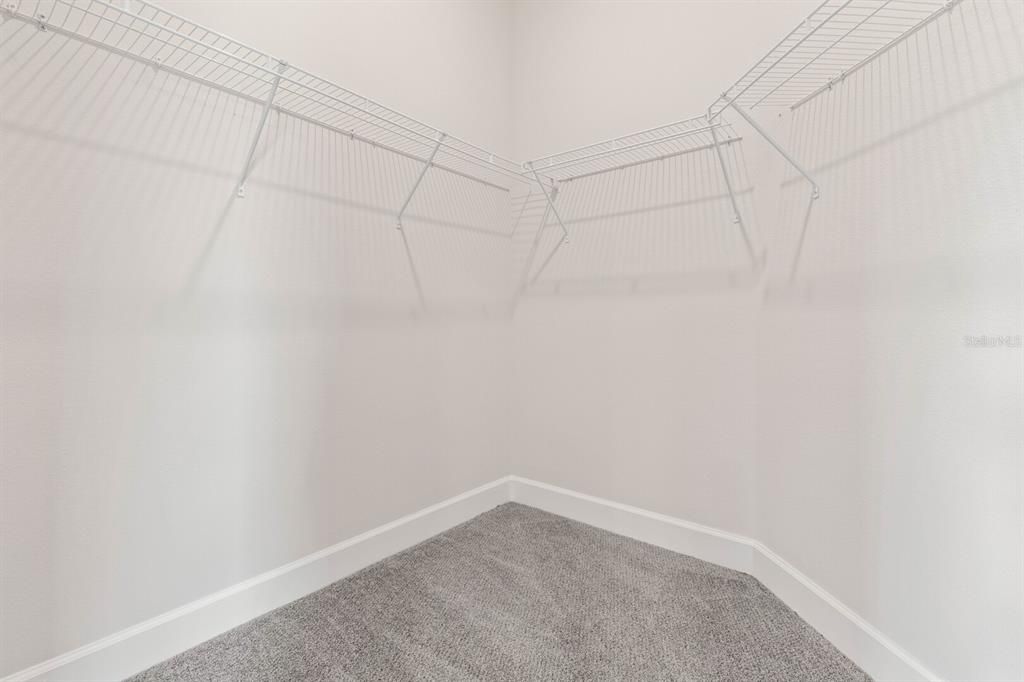 En Venta: $338,900 (4 camas, 2 baños, 1820 Pies cuadrados)