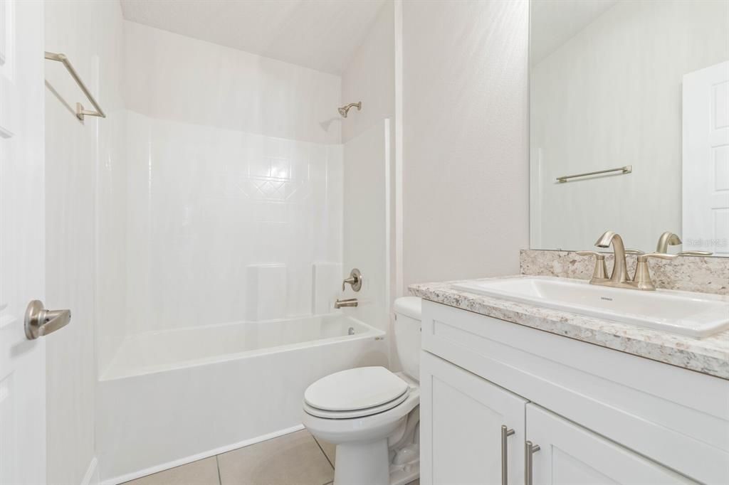 En Venta: $338,900 (4 camas, 2 baños, 1820 Pies cuadrados)