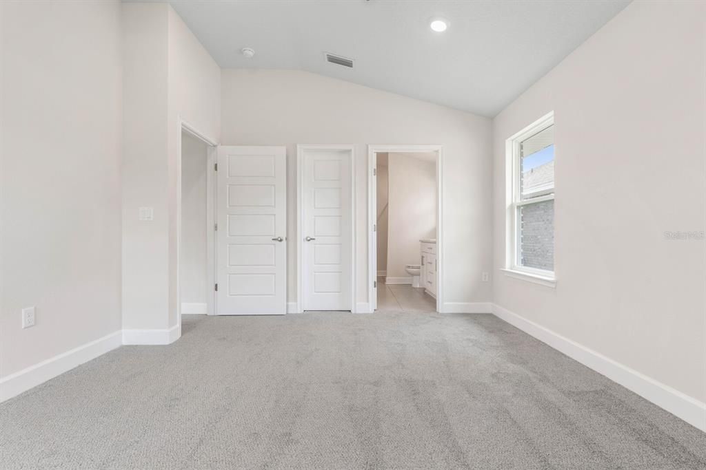 En Venta: $338,900 (4 camas, 2 baños, 1820 Pies cuadrados)