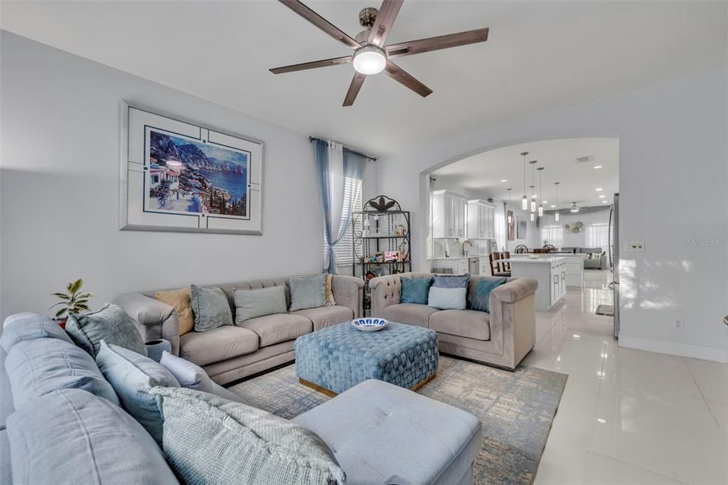 待售: $525,000 (4 贝兹, 2 浴室, 2052 平方英尺)