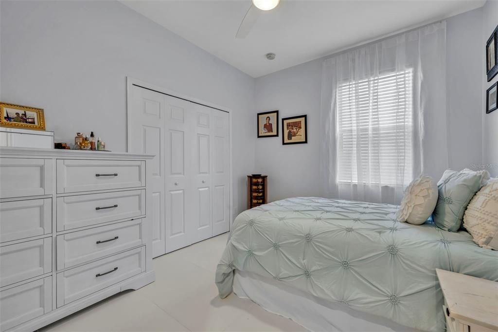 待售: $525,000 (4 贝兹, 2 浴室, 2052 平方英尺)