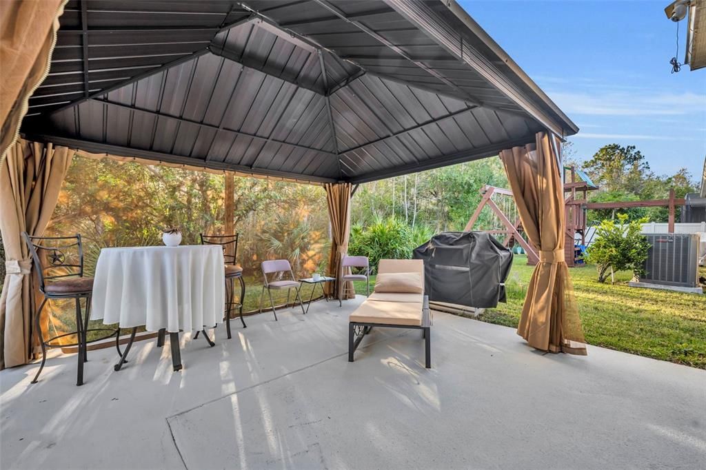 待售: $525,000 (4 贝兹, 2 浴室, 2052 平方英尺)