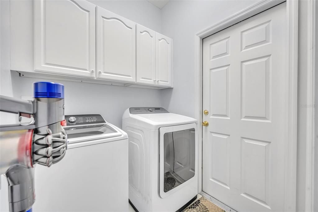 待售: $525,000 (4 贝兹, 2 浴室, 2052 平方英尺)