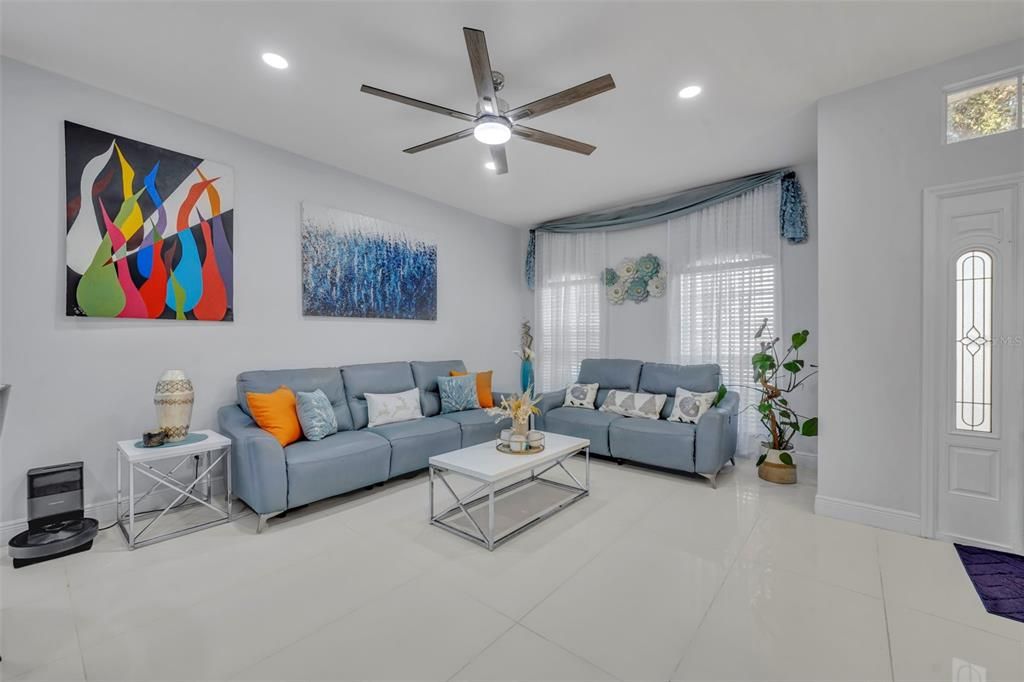 待售: $525,000 (4 贝兹, 2 浴室, 2052 平方英尺)