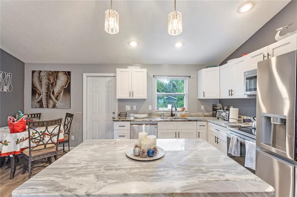 На продажу: $310,000 (3 спален, 2 ванн, 1176 Квадратных фут)