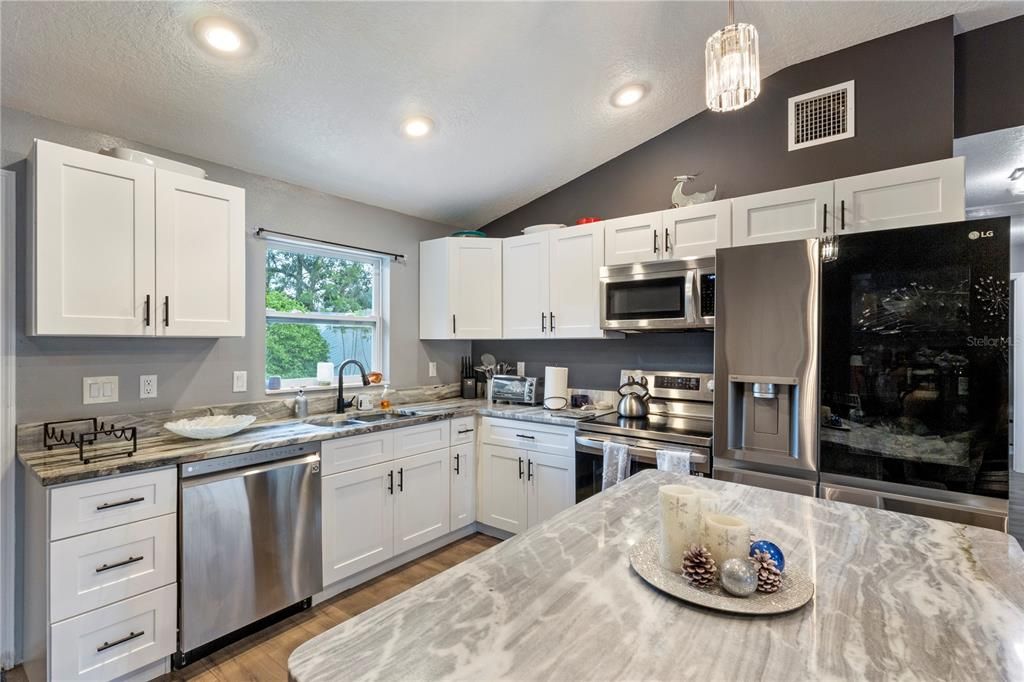 На продажу: $310,000 (3 спален, 2 ванн, 1176 Квадратных фут)