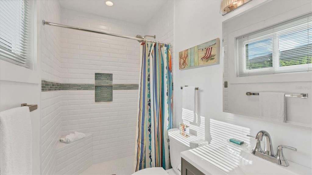 For Sale: $1,995,000 (3 beds, 3 baths, 1421 Square Feet)