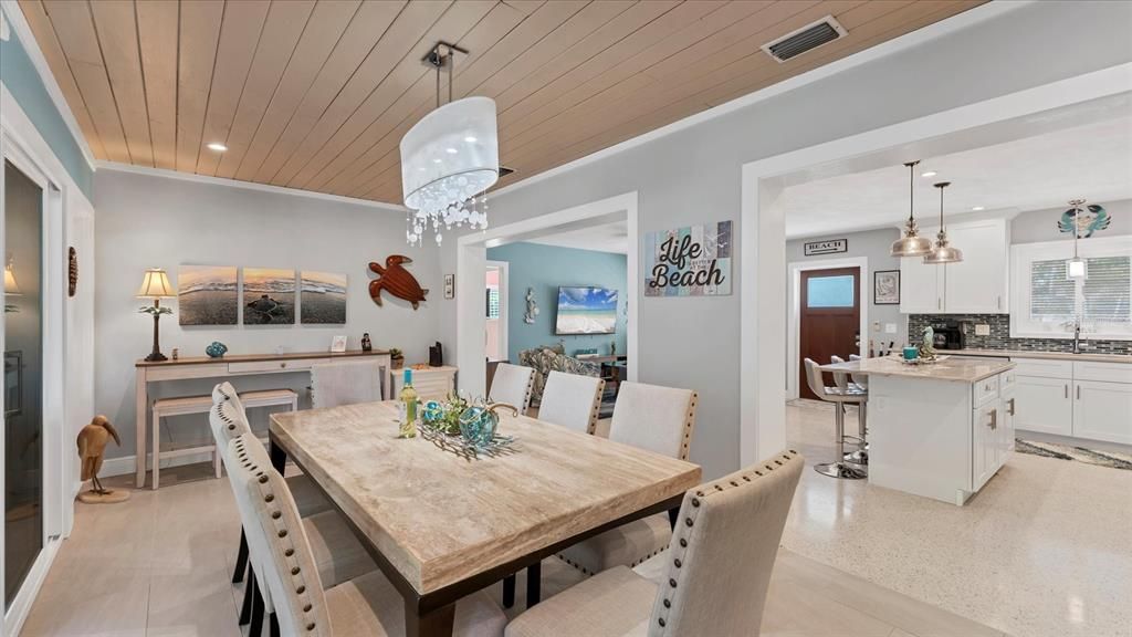 For Sale: $1,995,000 (3 beds, 3 baths, 1421 Square Feet)