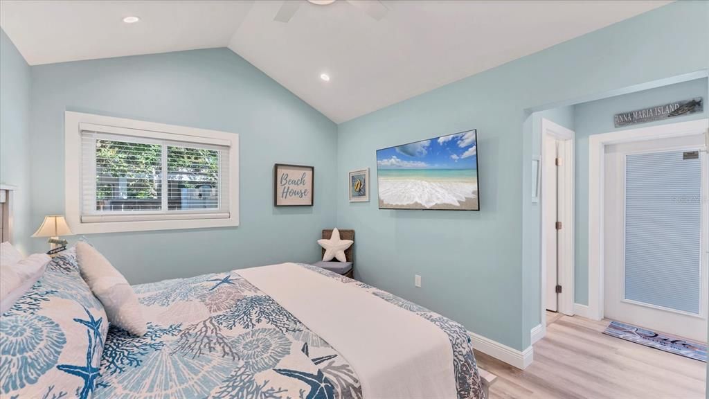 For Sale: $1,995,000 (3 beds, 3 baths, 1421 Square Feet)