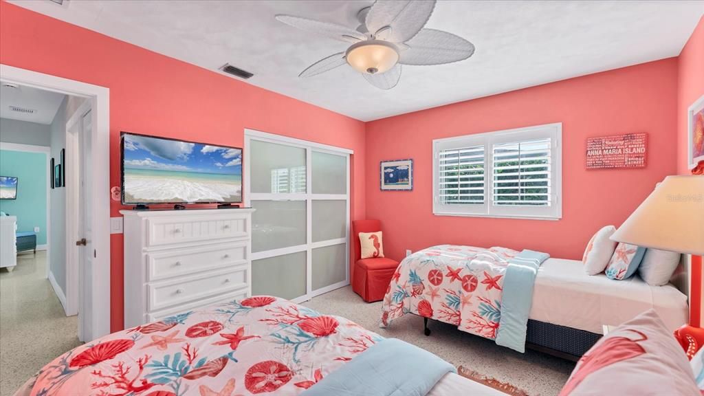 For Sale: $1,995,000 (3 beds, 3 baths, 1421 Square Feet)