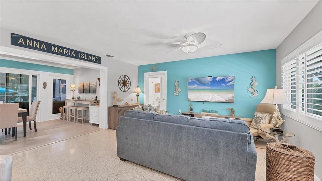 For Sale: $1,995,000 (3 beds, 3 baths, 1421 Square Feet)