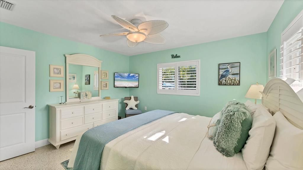 For Sale: $1,995,000 (3 beds, 3 baths, 1421 Square Feet)