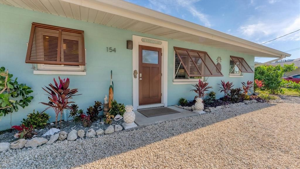 For Sale: $1,995,000 (3 beds, 3 baths, 1421 Square Feet)