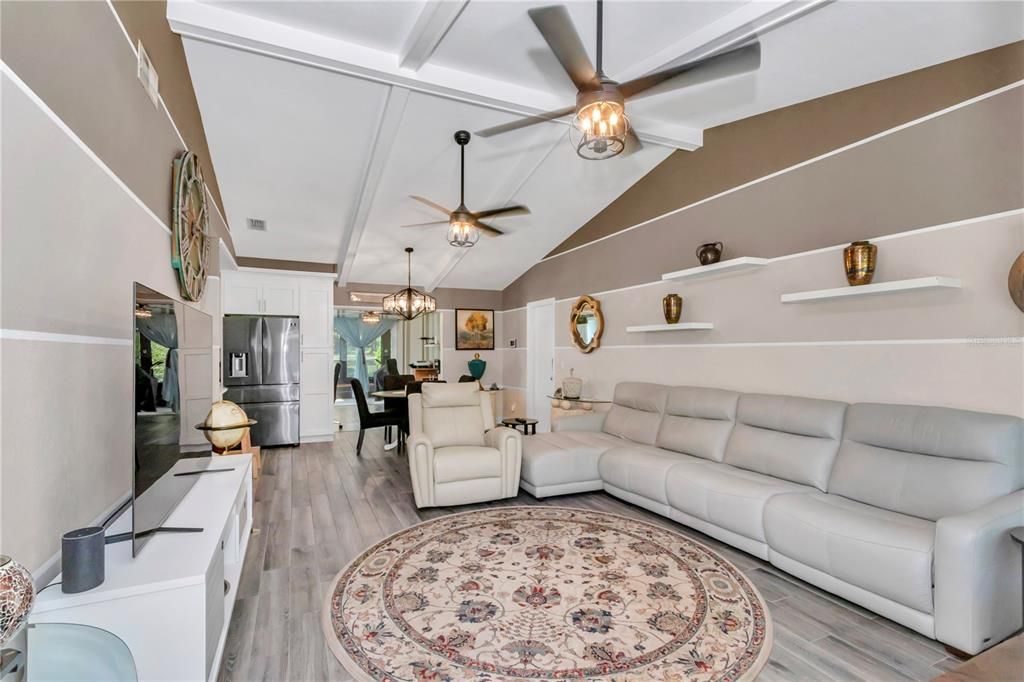 На продажу: $287,000 (3 спален, 2 ванн, 1360 Квадратных фут)