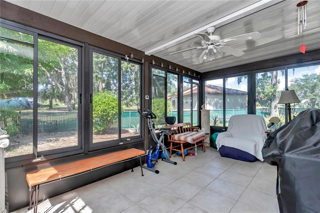 На продажу: $287,000 (3 спален, 2 ванн, 1360 Квадратных фут)