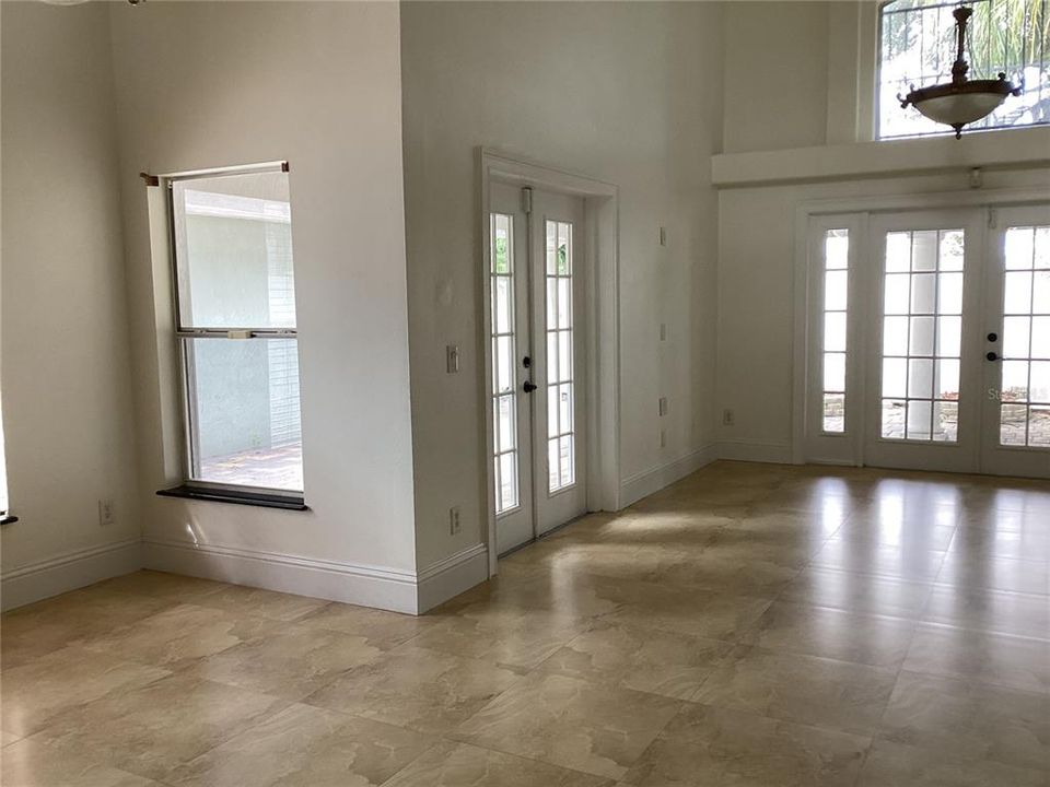 For Rent: $2,600 (4 beds, 2 baths, 1839 Square Feet)