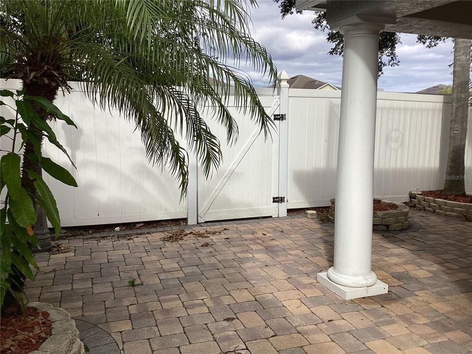 For Rent: $2,600 (4 beds, 2 baths, 1839 Square Feet)