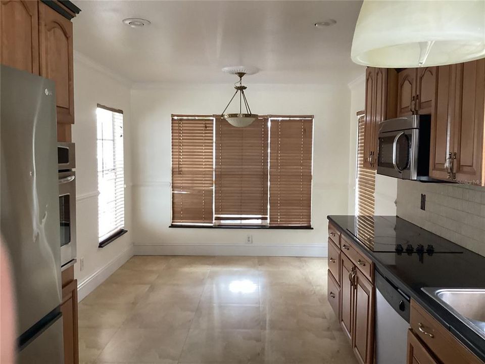 For Rent: $2,600 (4 beds, 2 baths, 1839 Square Feet)