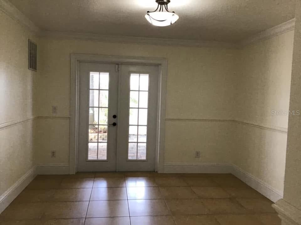 For Rent: $2,600 (4 beds, 2 baths, 1839 Square Feet)