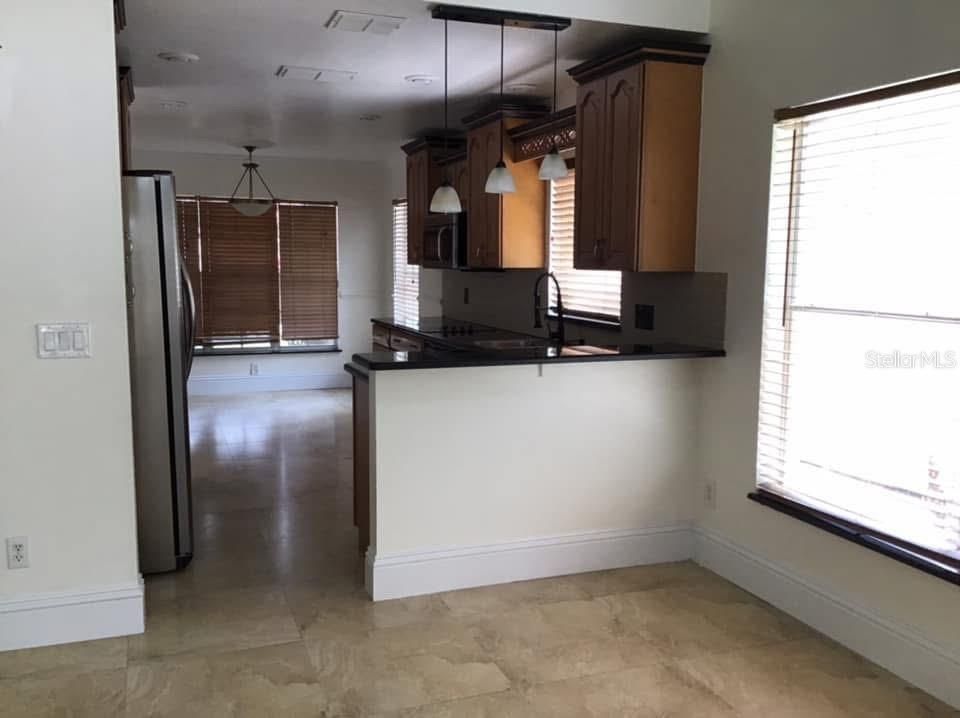 For Rent: $2,600 (4 beds, 2 baths, 1839 Square Feet)