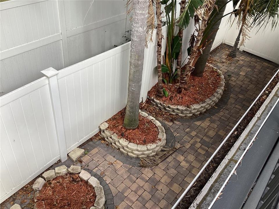 For Rent: $2,600 (4 beds, 2 baths, 1839 Square Feet)