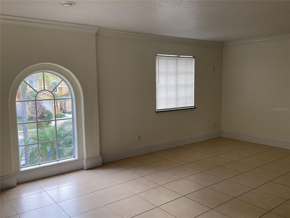 For Rent: $2,600 (4 beds, 2 baths, 1839 Square Feet)