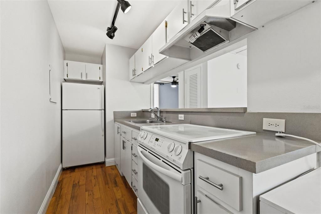 For Rent: $1,500 (1 beds, 1 baths, 540 Square Feet)