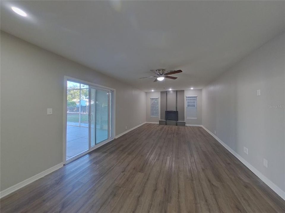 En Renta: $2,679 (4 camas, 3 baños, 1669 Pies cuadrados)