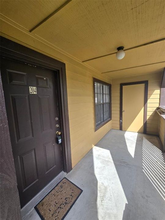 For Rent: $1,225 (1 beds, 1 baths, 712 Square Feet)