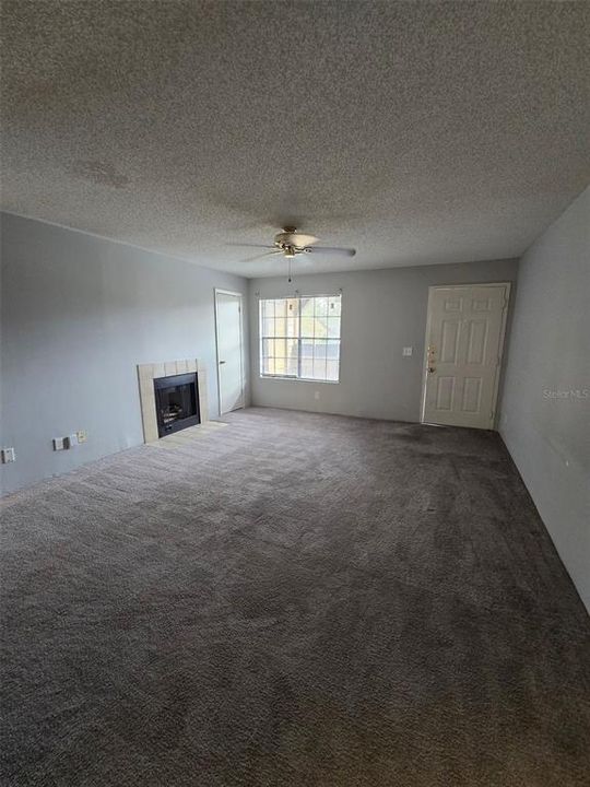 For Rent: $1,225 (1 beds, 1 baths, 712 Square Feet)
