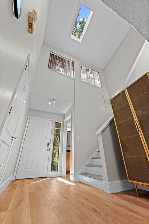 На продажу: $349,900 (3 спален, 2 ванн, 1564 Квадратных фут)