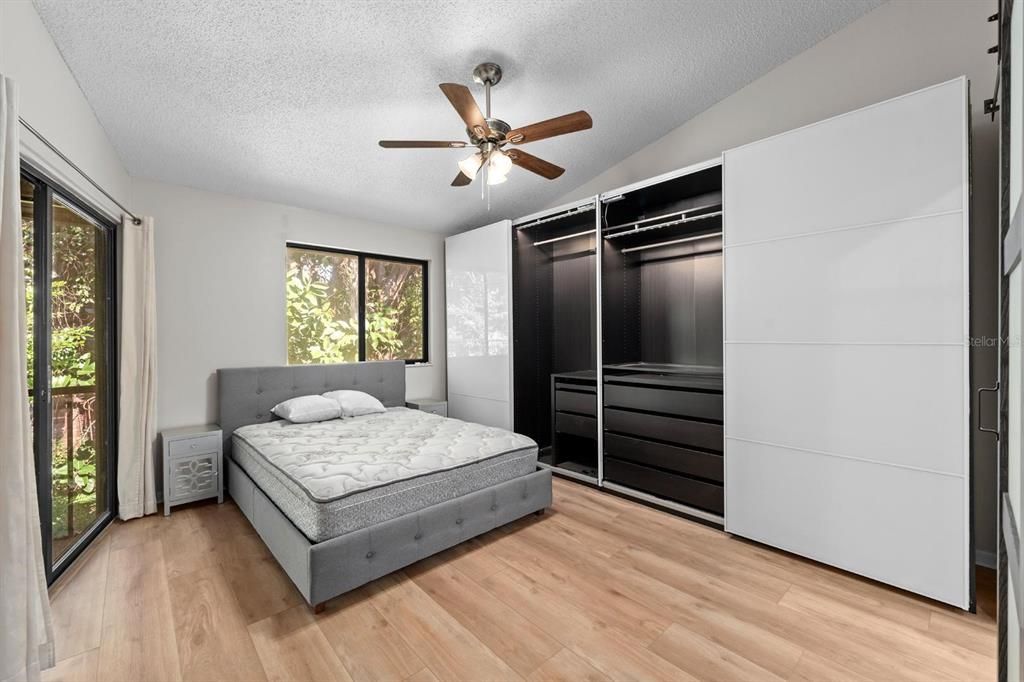 На продажу: $349,900 (3 спален, 2 ванн, 1564 Квадратных фут)