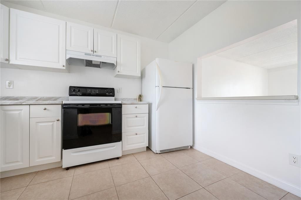 待售: $129,900 (1 贝兹, 1 浴室, 742 平方英尺)