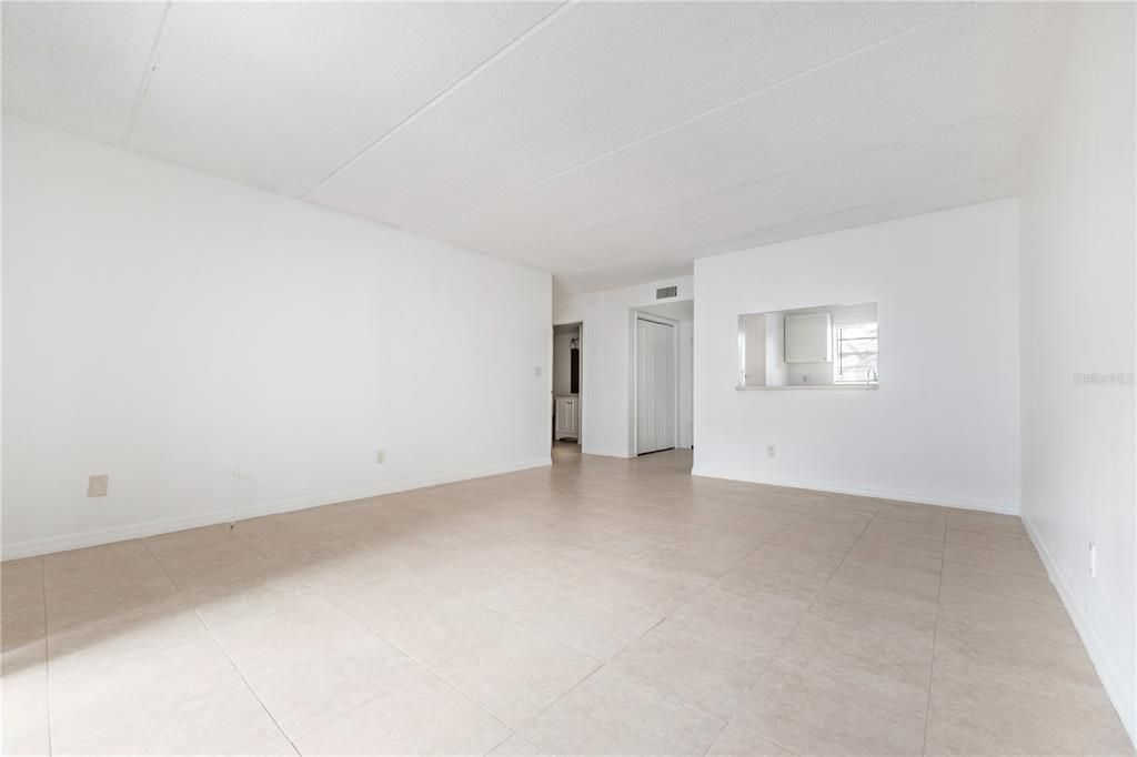 待售: $129,900 (1 贝兹, 1 浴室, 742 平方英尺)