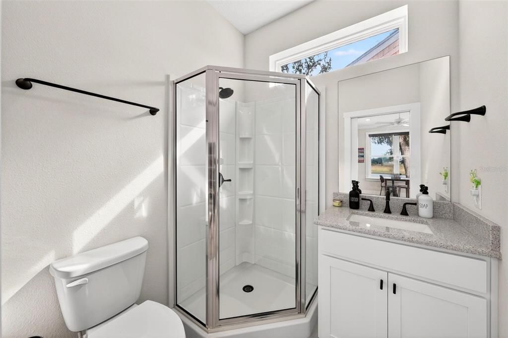 En Venta: $360,000 (3 camas, 3 baños, 1367 Pies cuadrados)