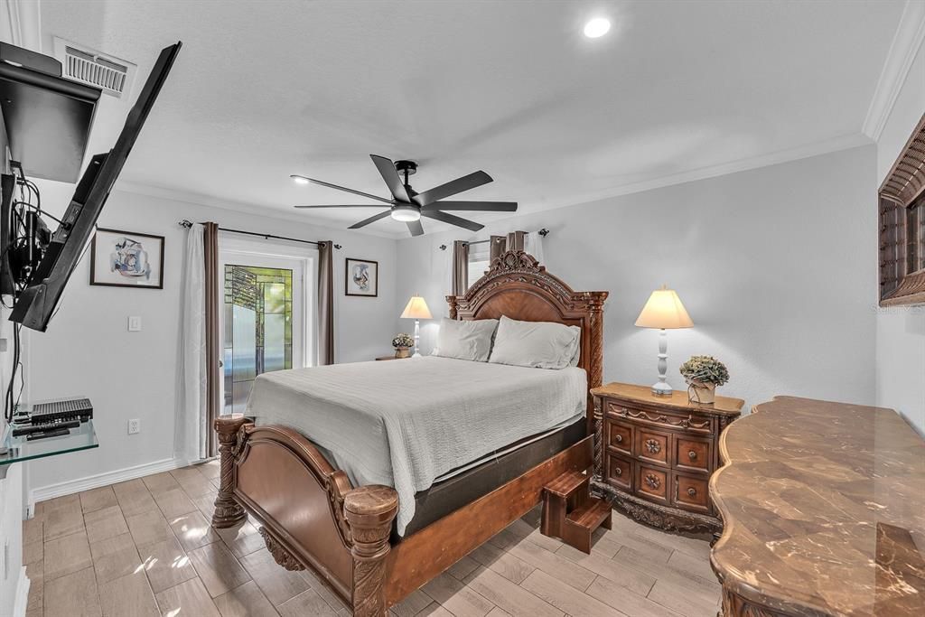 For Sale: $570,000 (0 beds, 0 baths, 780 Square Feet)